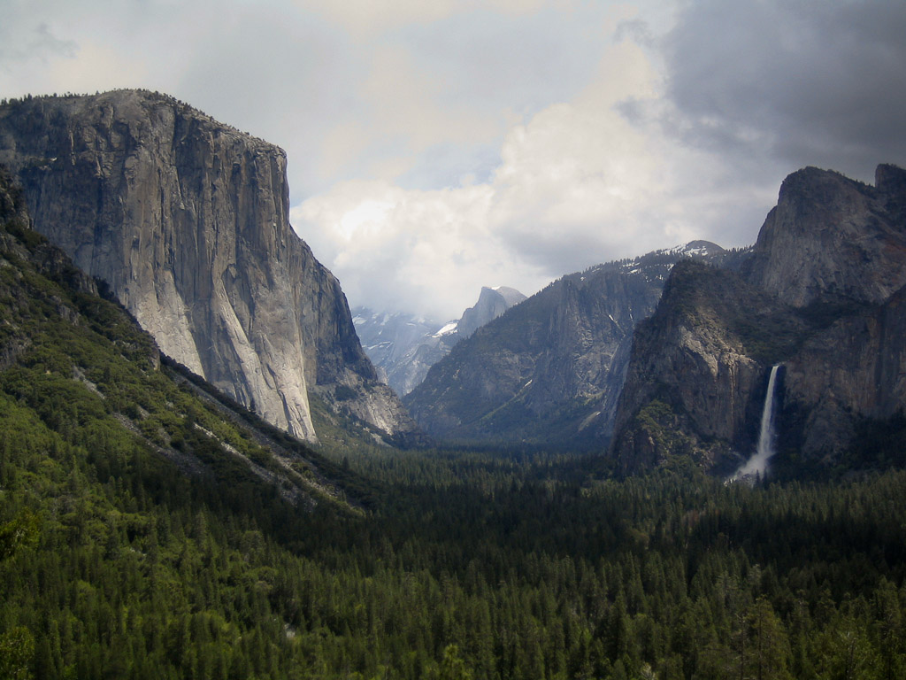 Wawona Tunnel Overlook