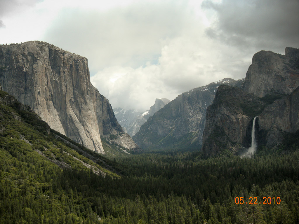 Wawona Tunnel Overlook