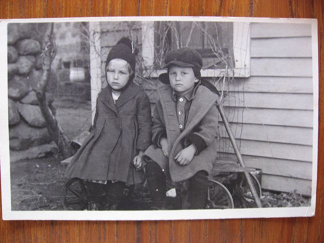 arnett-dorothy-van-wagon.jpg