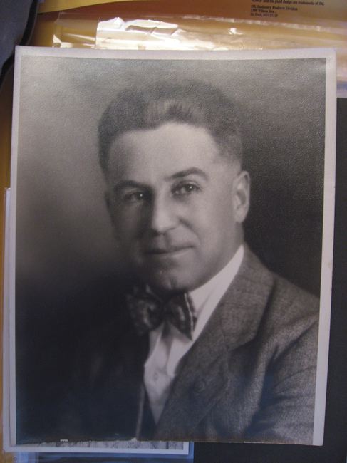 arnett-hollis-youngman.jpg