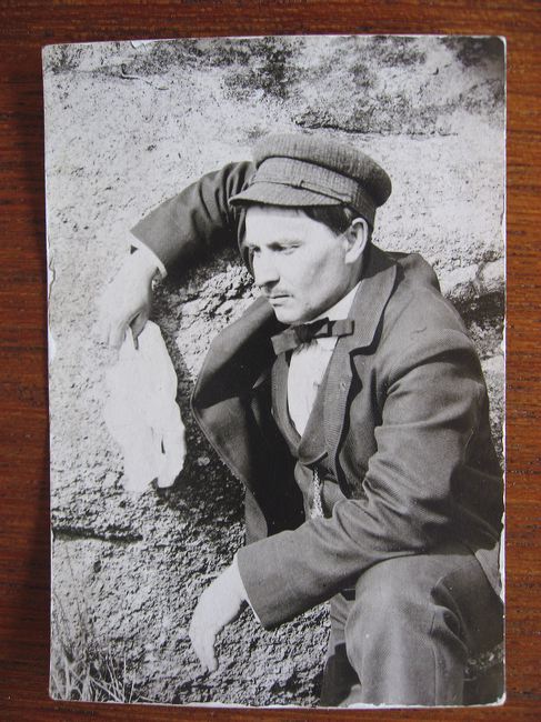 vandyke-bf-hat.jpg